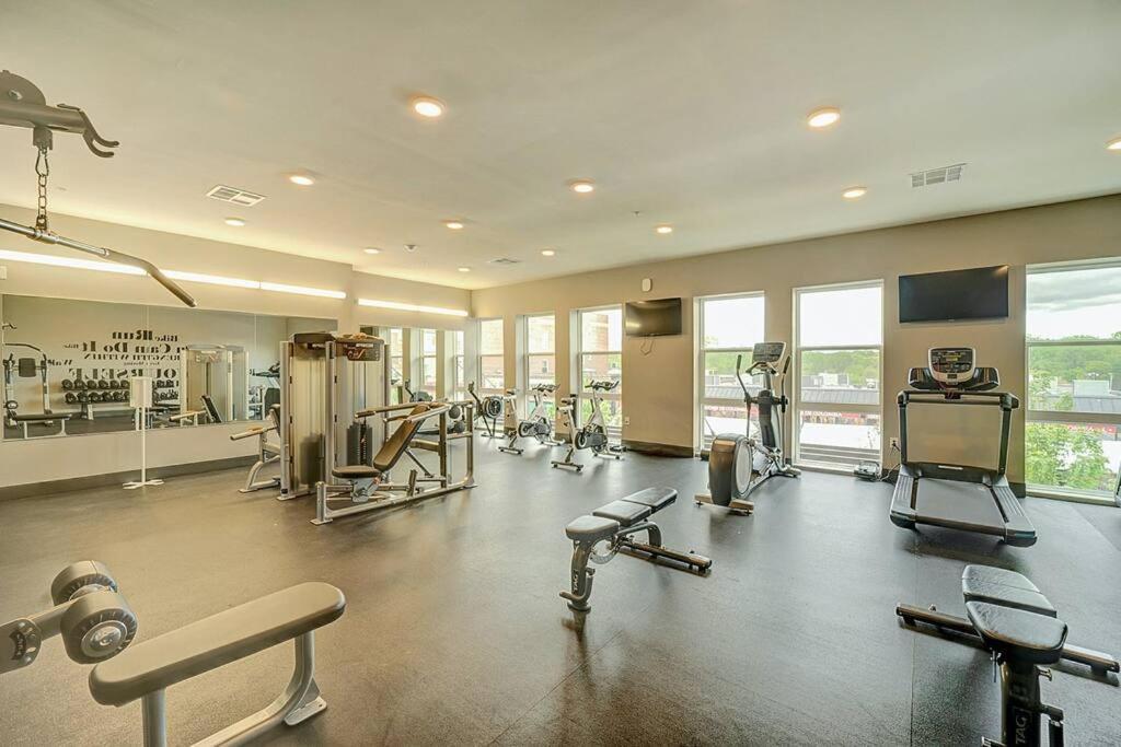Апартаменты Huge 2 Bed 2 Bath Easy Ride To Nyc & Parking Хакенсак Экстерьер фото