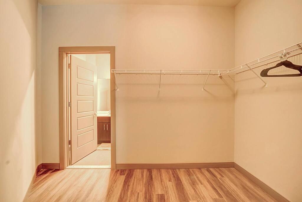 Апартаменты Huge 2 Bed 2 Bath Easy Ride To Nyc & Parking Хакенсак Экстерьер фото